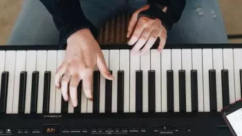 Udemy Modern Gospel Piano Dirty Chords And Chord Expansion Series TUTORiAL screenshot